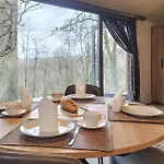 2 Bedroom Amazing In Hastiere Casa vacanze *