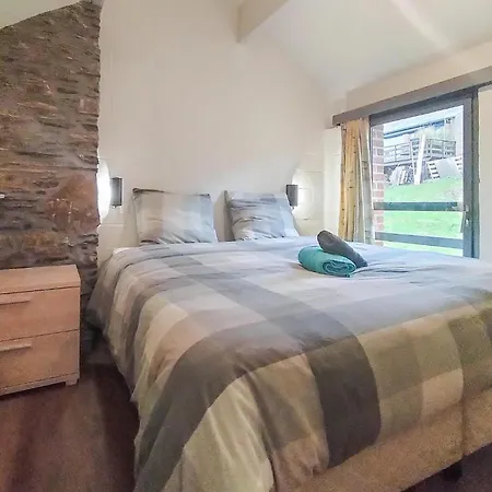 2 Bedroom Amazing In Hastiere Blaimont