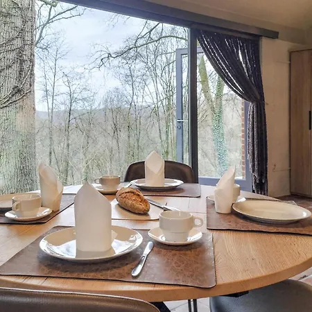 2 Bedroom Amazing In Hastiere Casa vacanze *